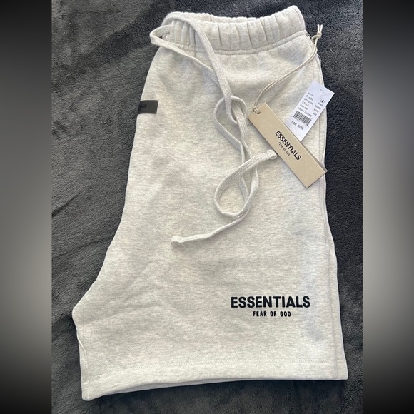 Essentials Fear of God Shorts - Picture 1 of 5